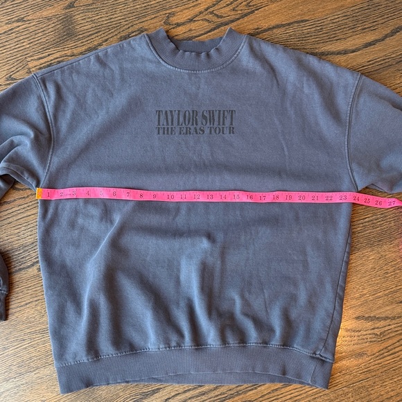 Taylor Swift Eras Tour Blue Crewneck Sweatshirt Official Merch Size XS NWOT - Picture 5 of 16